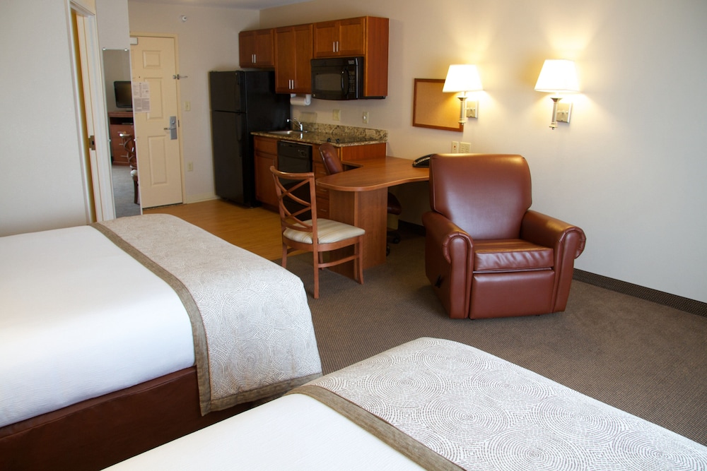 Candlewood Suites Champaign Urbana University Area by IHG - photo 6