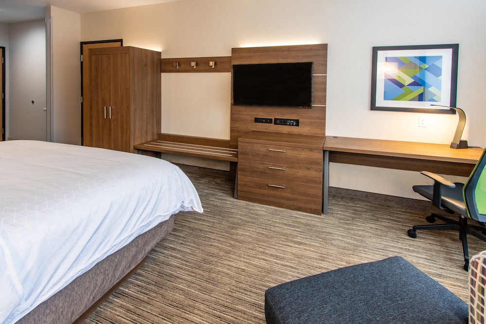 Holiday Inn Express Hotel & Suites Roseville Galleria Area by IHG - photo 78