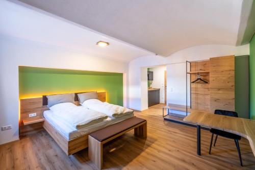 8Rooms Altstadthotel — hotel in Tirschenreuth