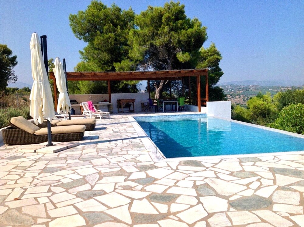 Villa with 5 bedrooms in Porto Heli with wonderful sea view private pool enclosed garden 1 km from the beach — 4-Star Luxury Hotel in Porto Cheli, Greece