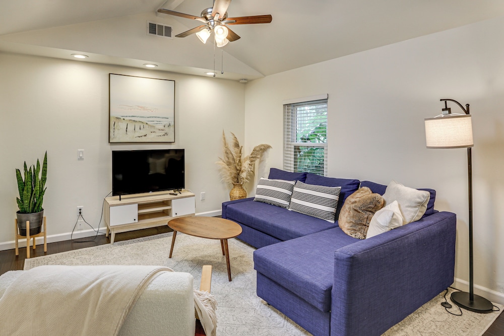 2 Mi to Ocean: Pet friendly Imperial Beach Retreat — hotel in Imperial Beach