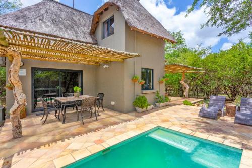 The Bush House — 4-Star Luxury Hotel in Hoedspruit, South Africa