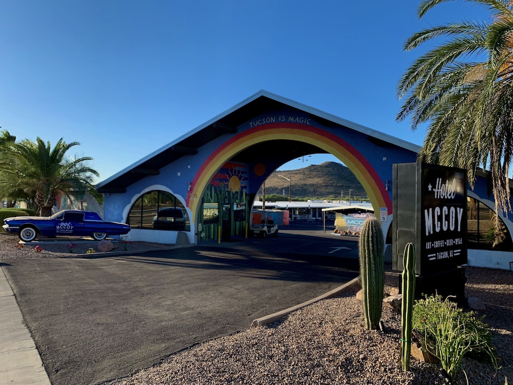 Hotel McCoy Tucson Art Coffee Beer Wine - photo 67