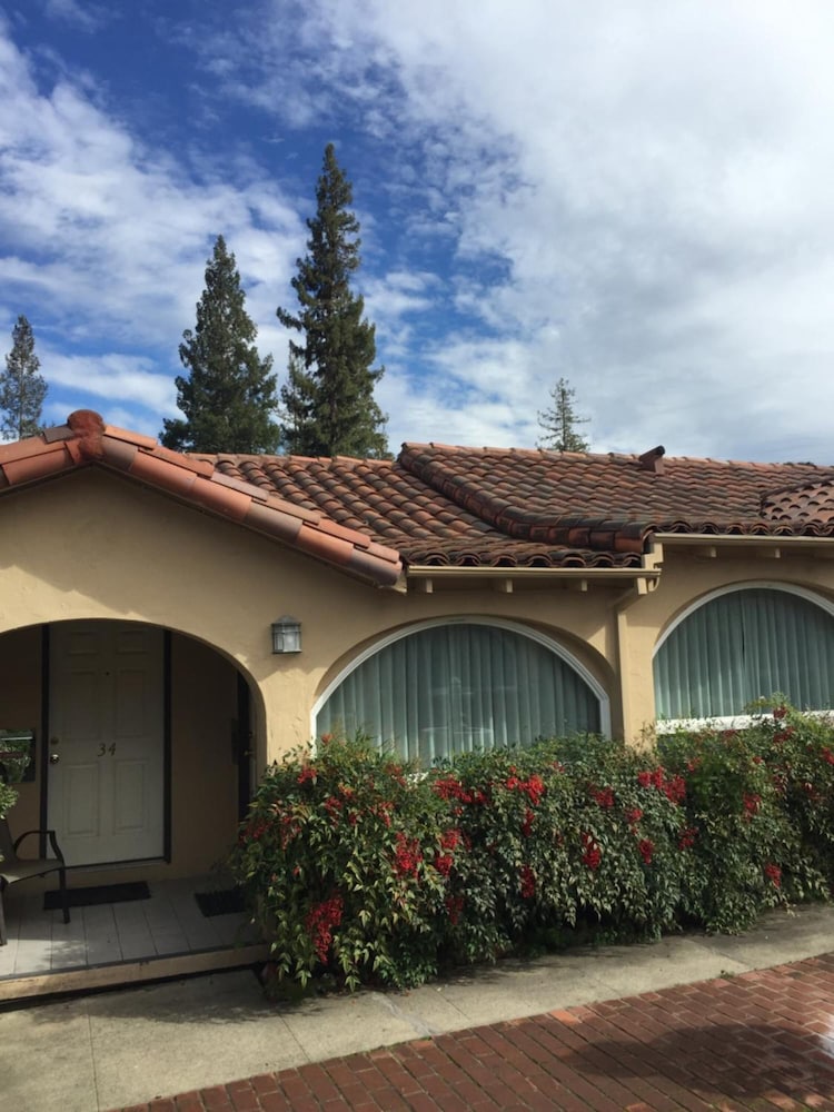 Los Gatos Garden Inn Hotel - photo 82