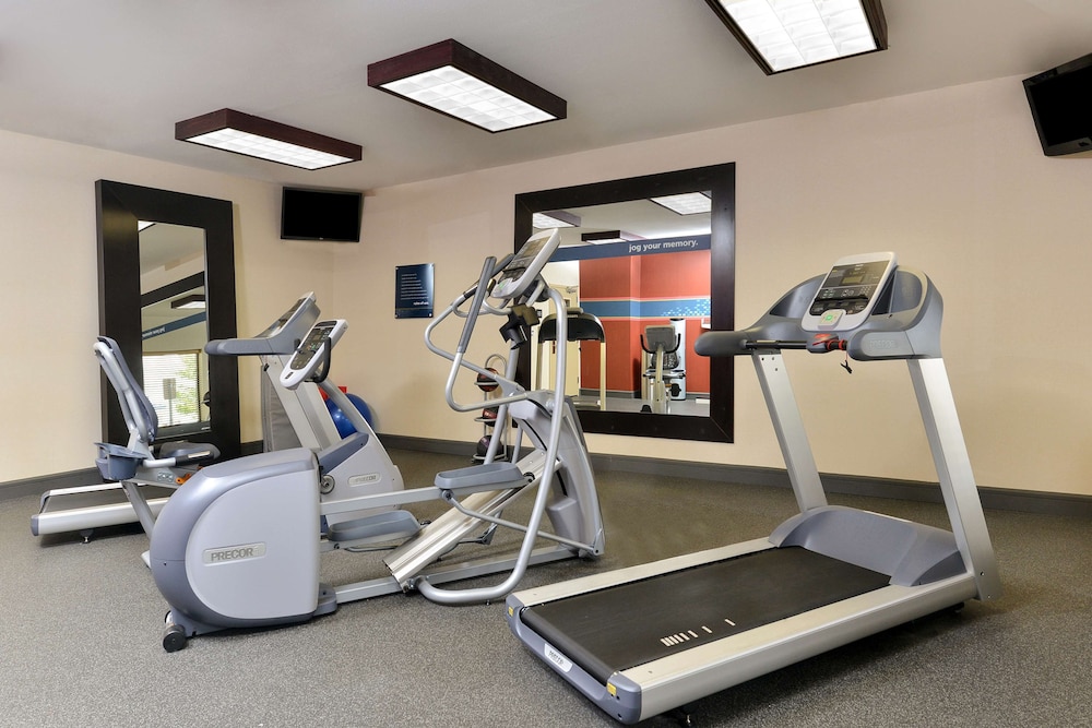 Hampton Inn Muscatine - photo 25