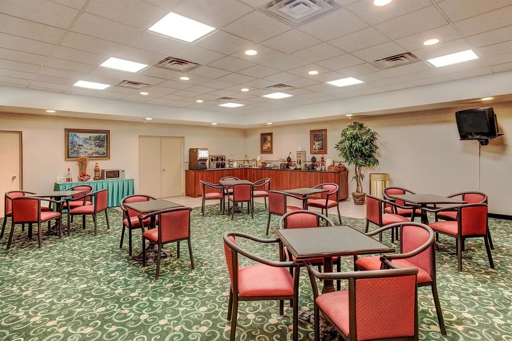 La Quinta Inn Paramus - photo 17
