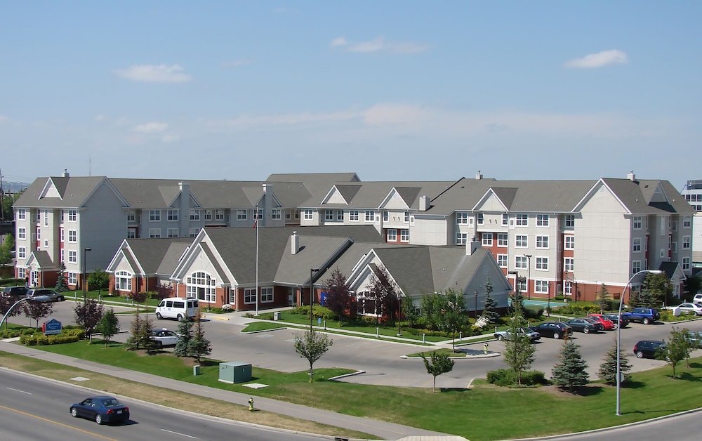 Lakeview Signature Inn Calgary Airport in Calgary, Canada
