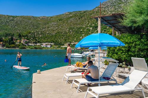 Apartment Cecilija Seafront with sunbeds Unique