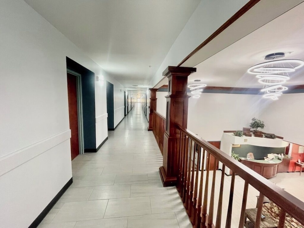 Grand Vista Hotel and Suites - photo 38