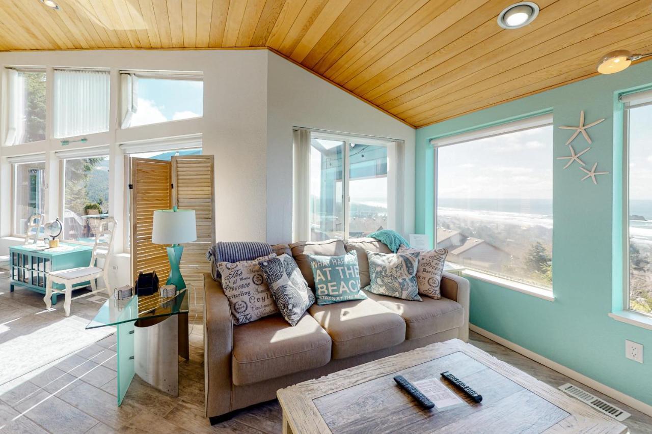 Serpent Rock Viewhouse in Rockaway Beach, United States