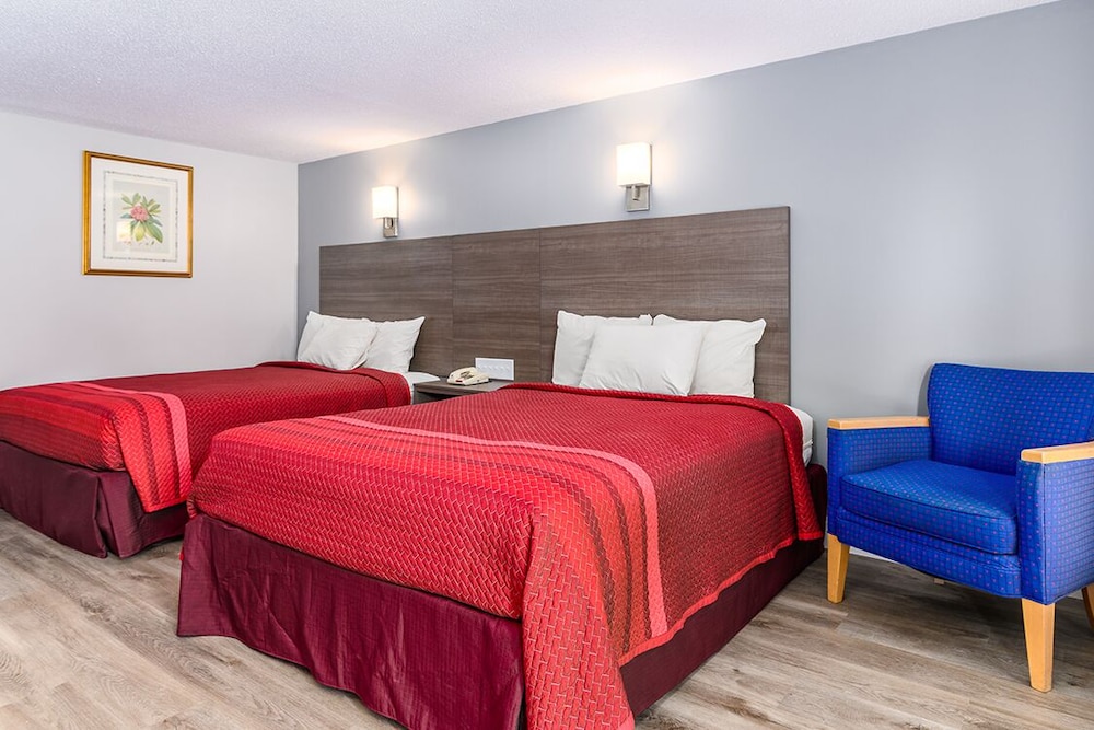 Captains Quarters Motel & Conference Center - photo 14