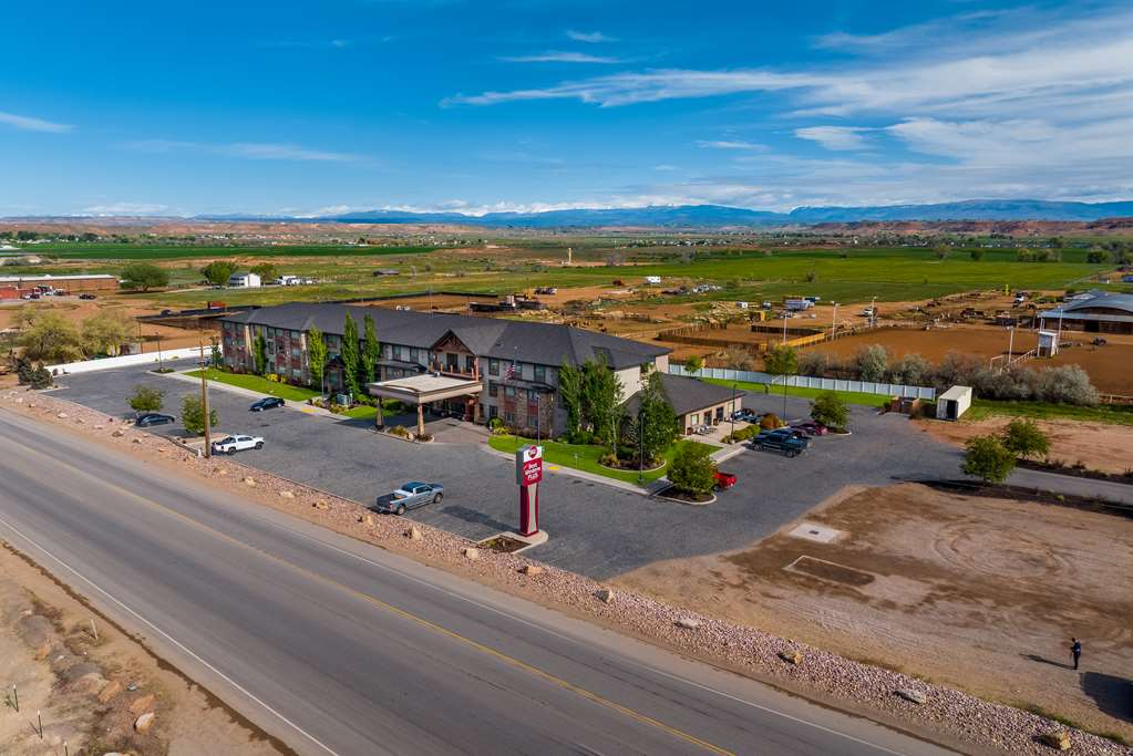 Best Western Plus Landmark Hotel - photo 25
