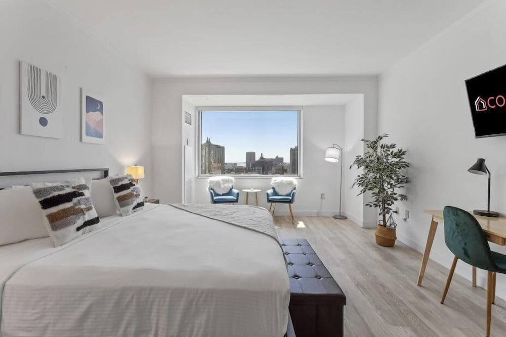 Boardwalk King Bed Retreats by Cozysuites - photo 14