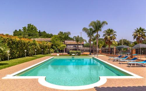 Villa Aura — 4-Star Luxury Hotel in Piedimonte Etneo, Italy