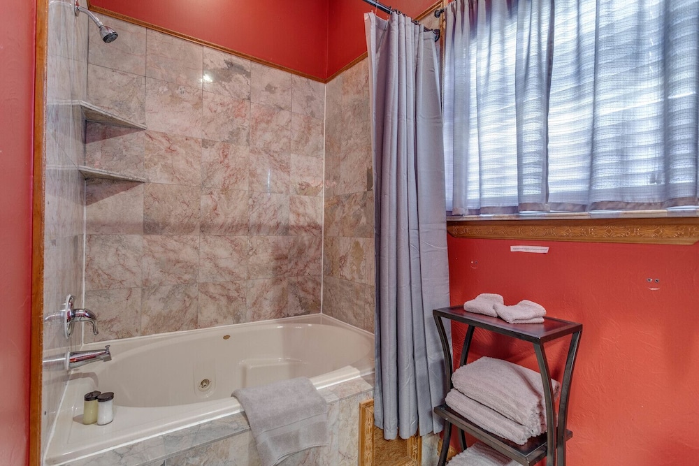 The Whispering Pines Inn Bed & Breakfast - photo 50