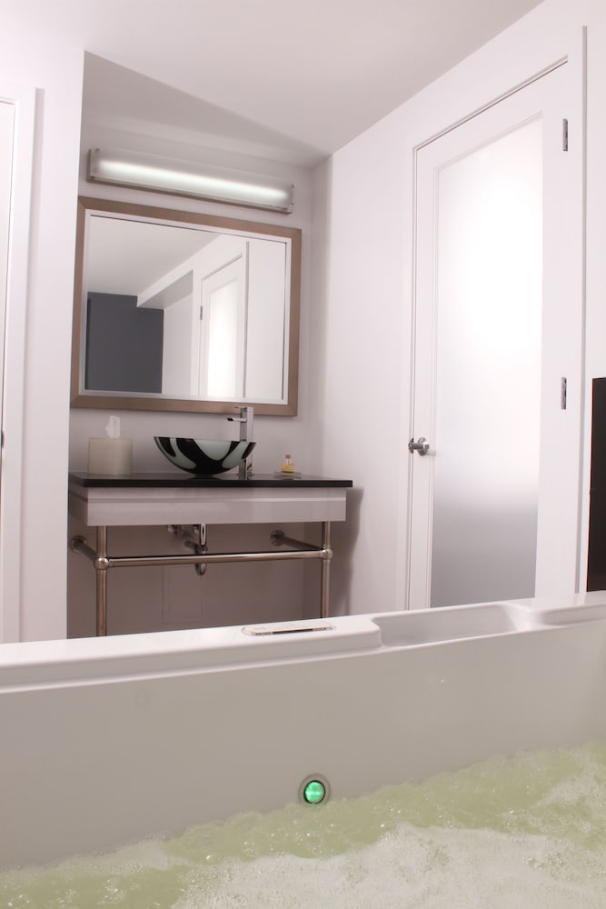 Lotus Boutique Inn & Suites - photo 28