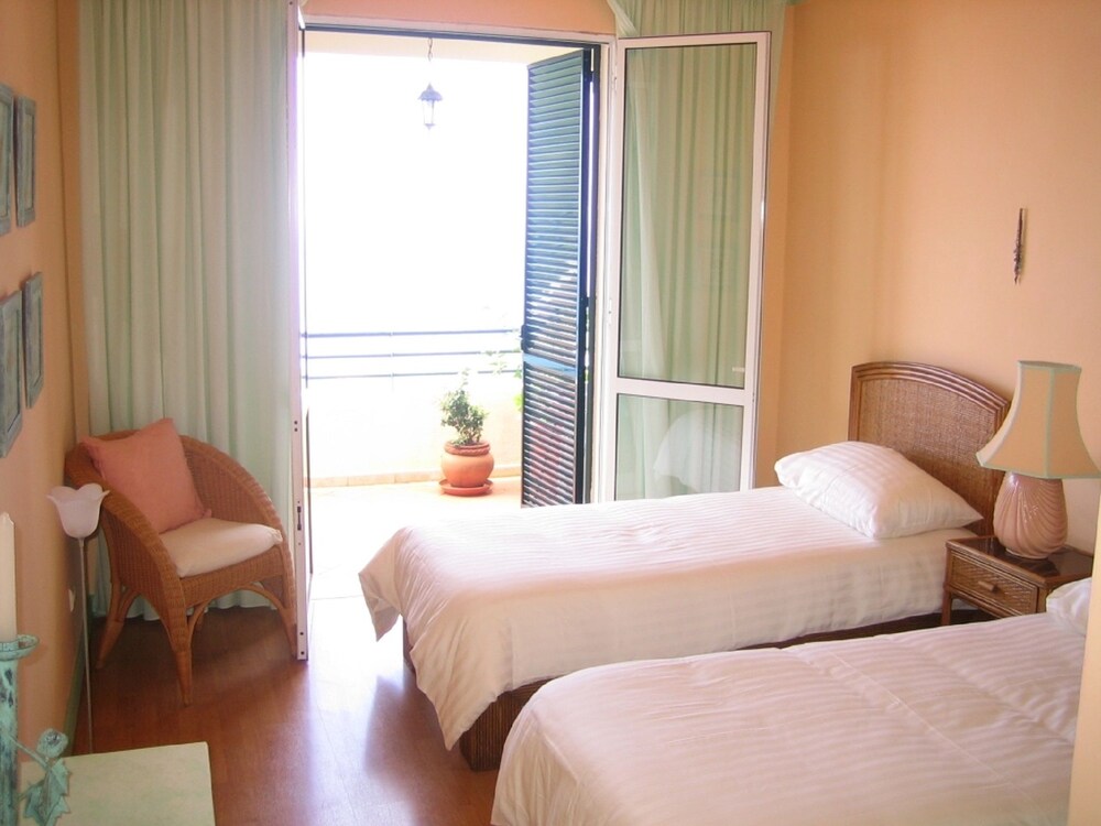 Apartamento do Sol — Arco Da Calheta — photo 4