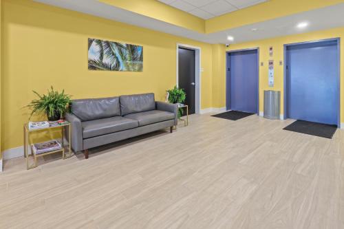 Seaport Suites - photo 8