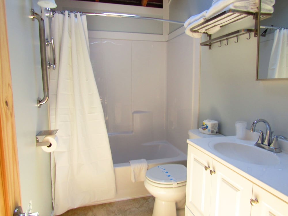 Shorelands Guest Resort and Cottages - photo 40