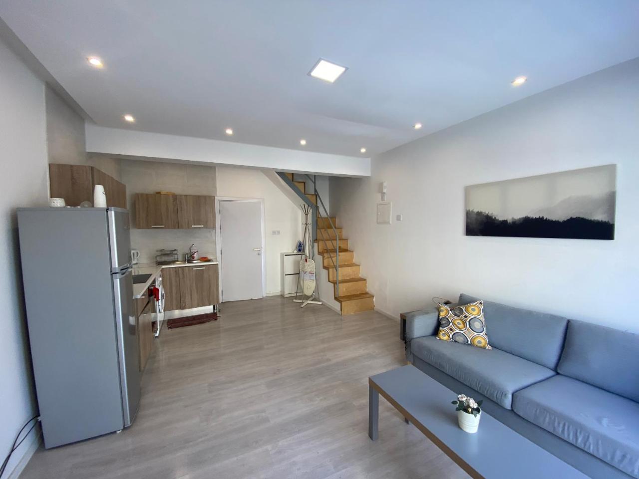 1 Bedroom Duplex 100M By The Sea