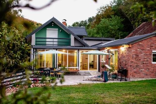 Escape to Nature Dolac Franić — 4-Star Luxury Hotel in Brestovac, Croatia