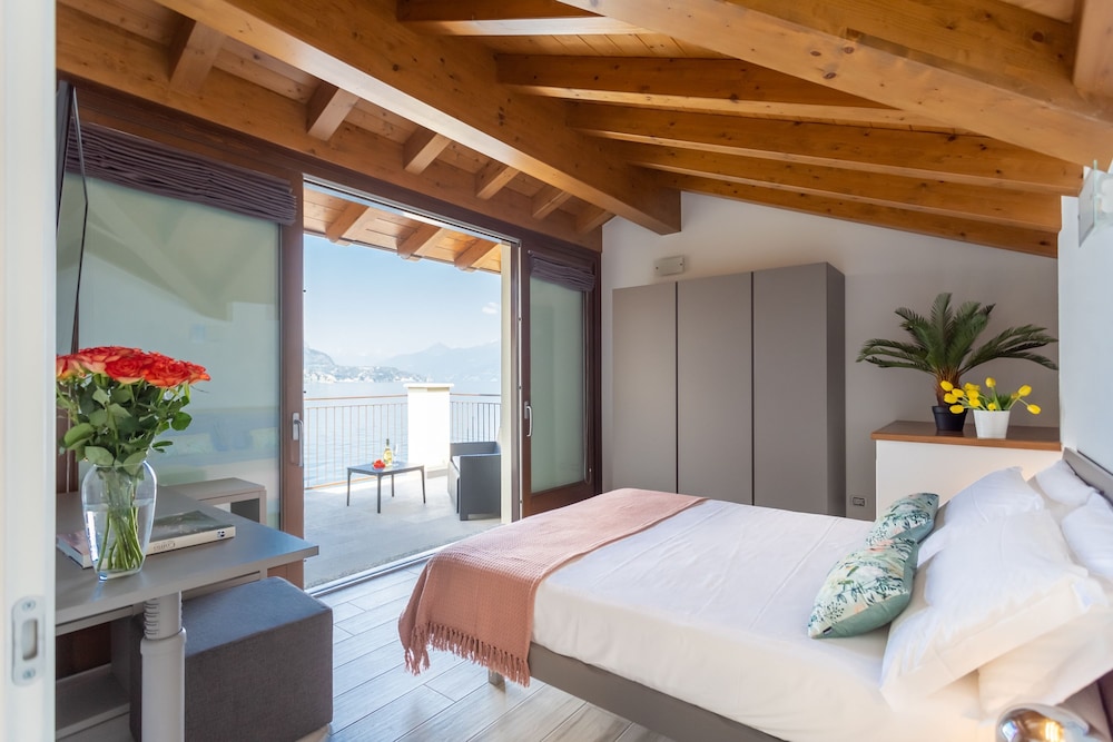 Dream Lake Apartments — 4-Star Luxury Hotel in Lezzeno, Italy
