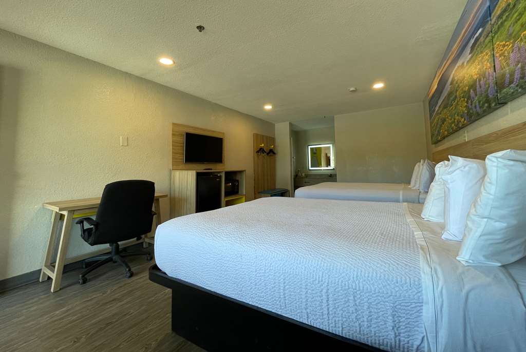 Days Inn by Wyndham Near Seaworld San Antonio - photo 17