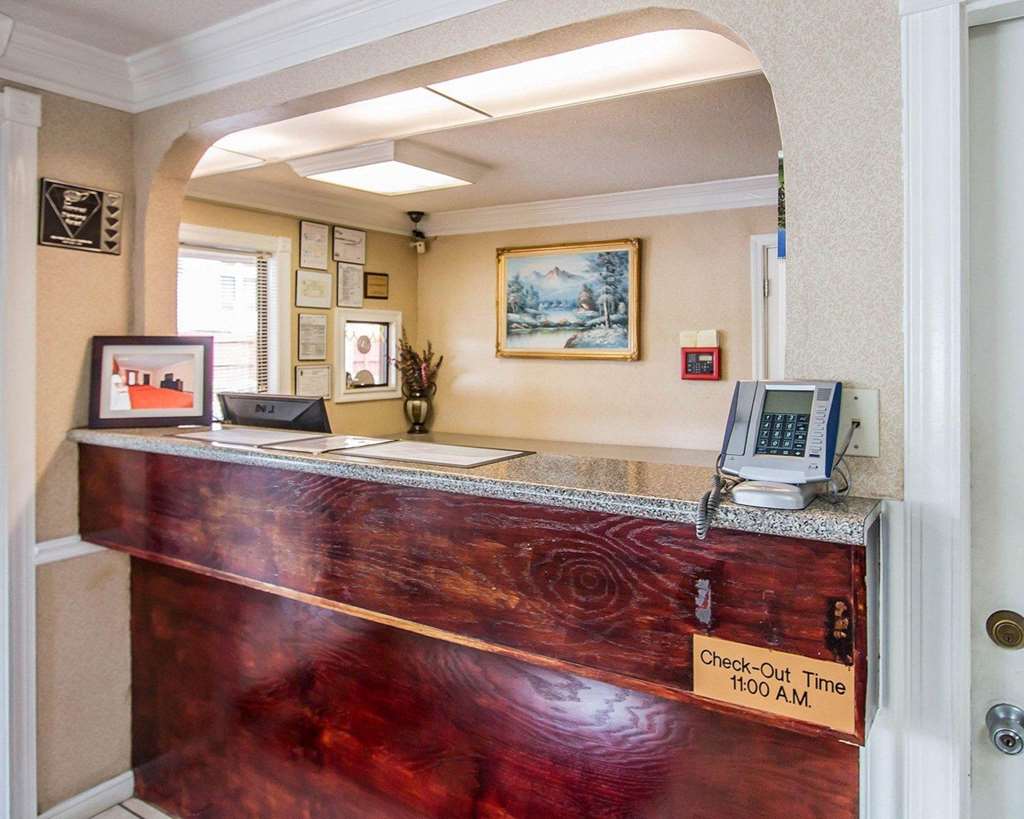 Econo Lodge Richmond Hill - photo 6