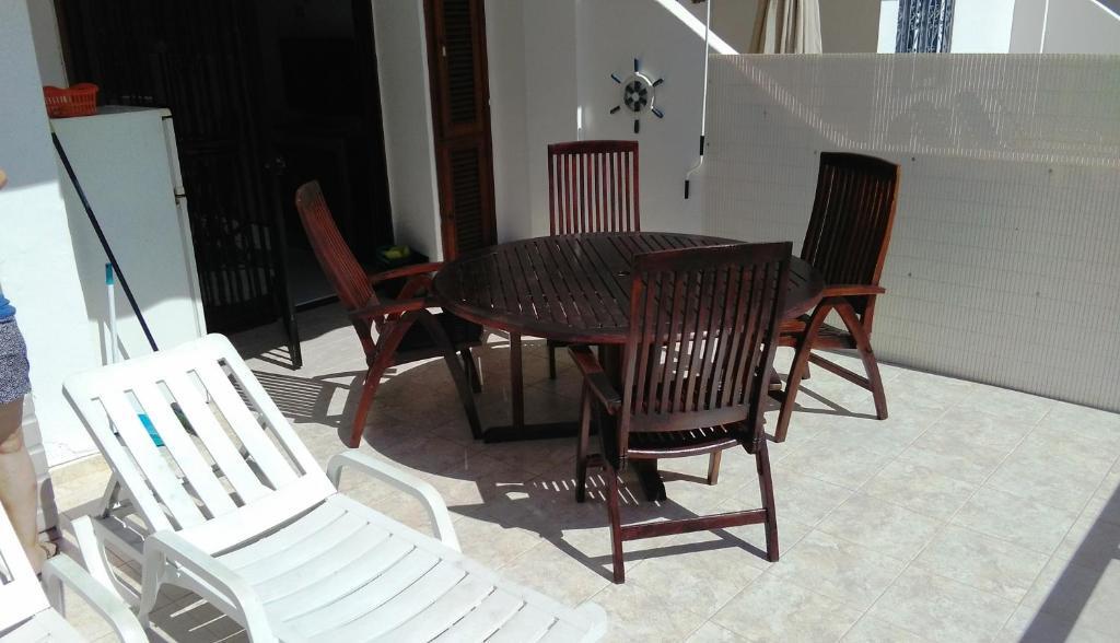 Ocean View Cactus I over Los Cristianos Playa las Vistas — 4-Star Luxury Hotel in Arona, Spain