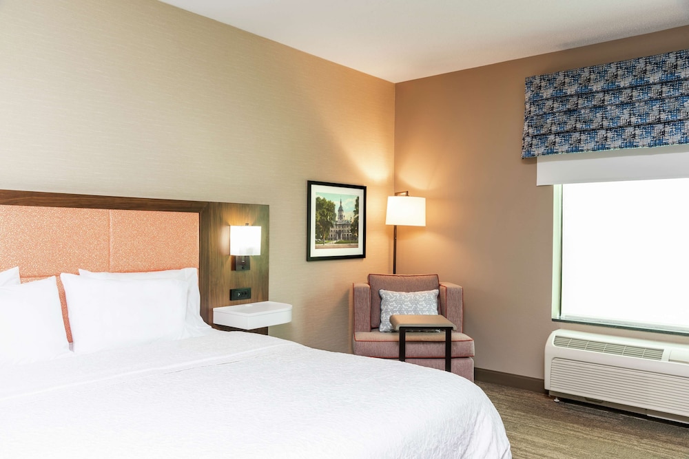 Hampton Inn & Suites Marshalltown - photo 16
