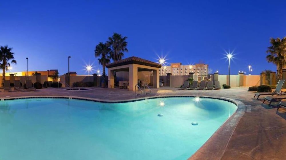 Holiday Inn Express & Suites Barstow Route 66 by IHG - photo 53