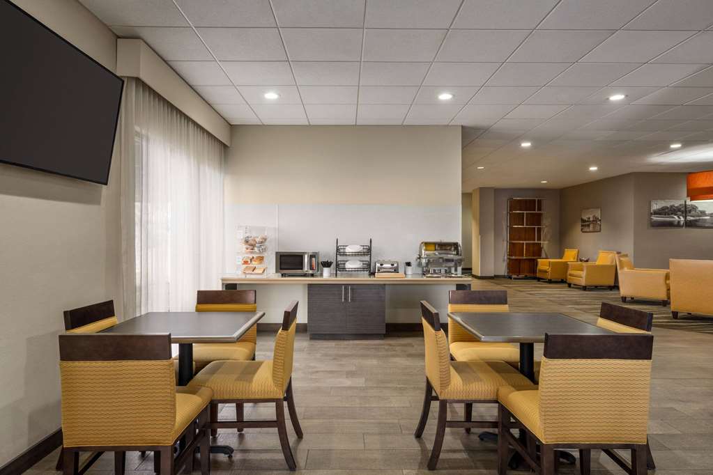 AmericInn by Wyndham Rochester Near Mayo Clinic - photo 59