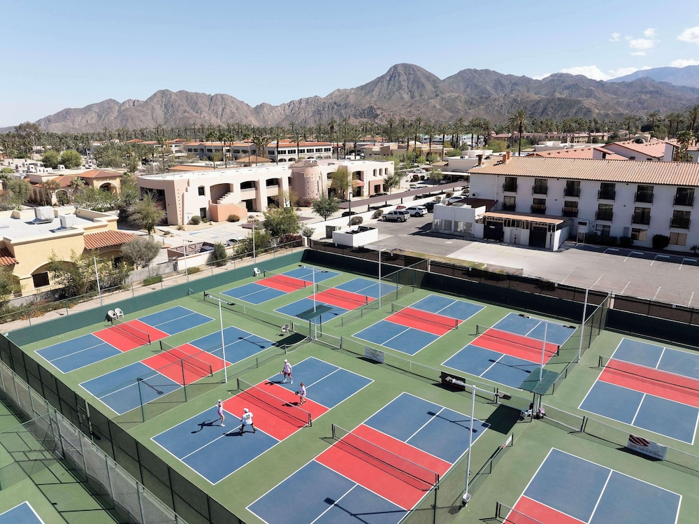 Embassy Suites by Hilton Palm Desert - photo 25