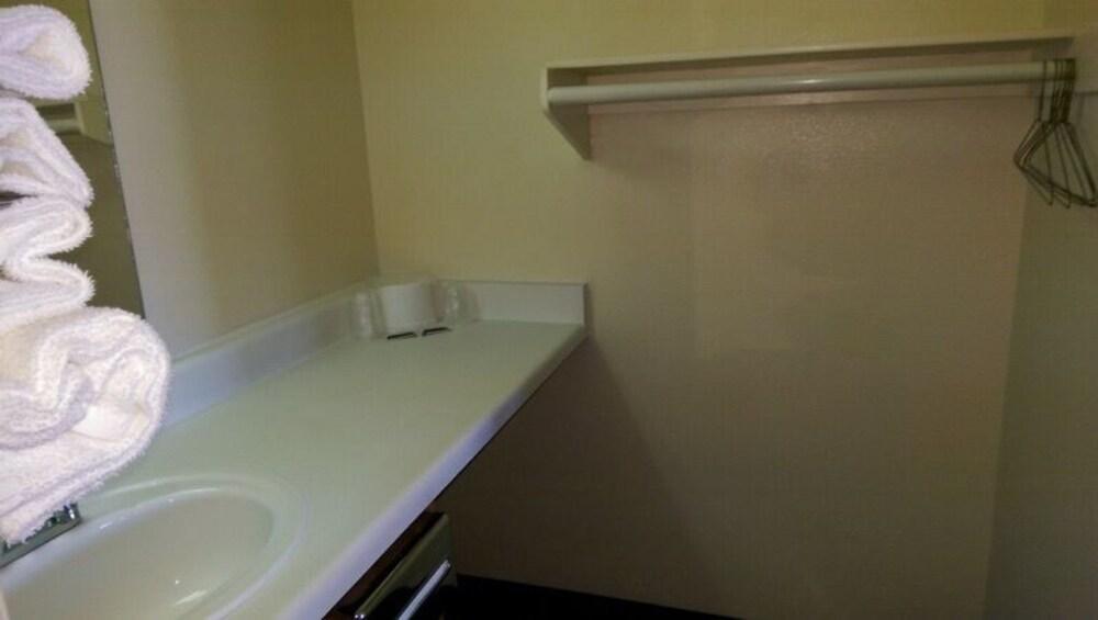 Lancaster Inn - photo 17