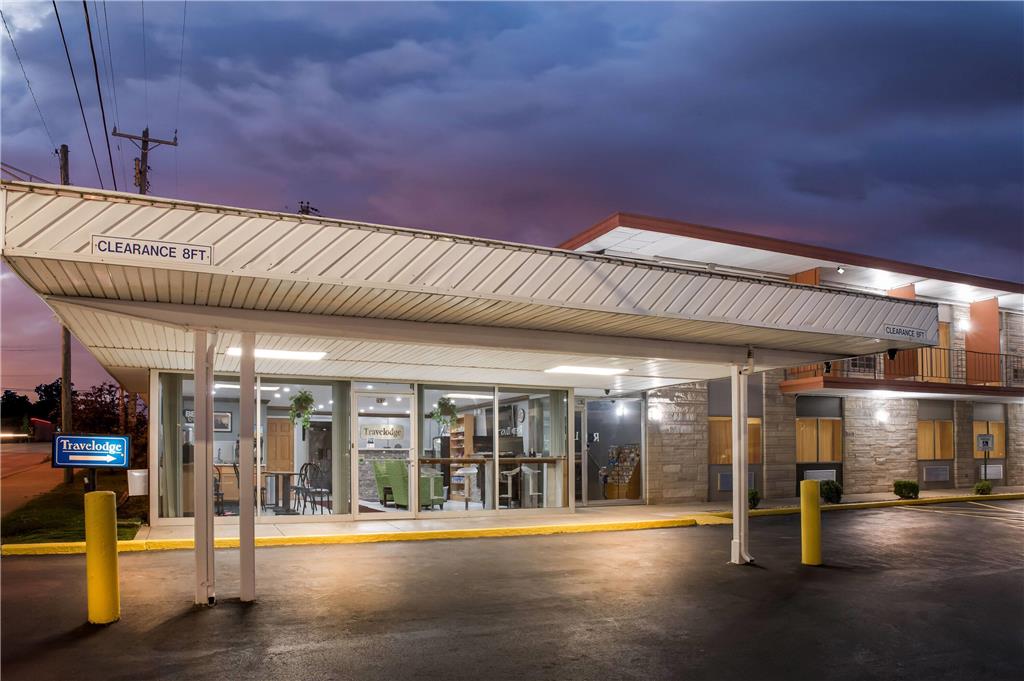 Travelodge by Wyndham Bloomington - photo 6
