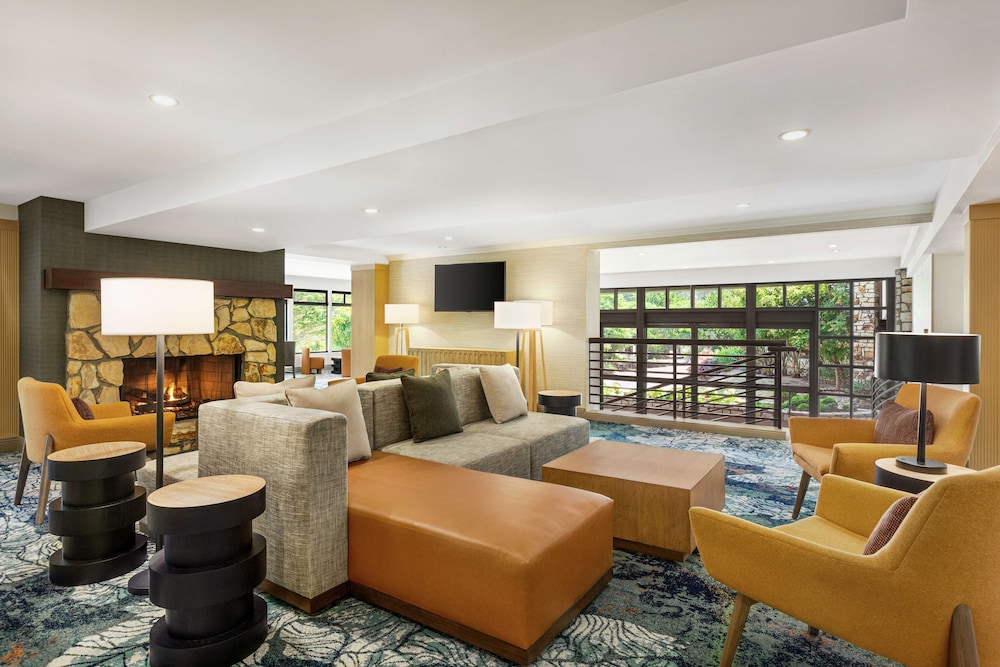 Hilton Garden Inn Monterey - photo 3