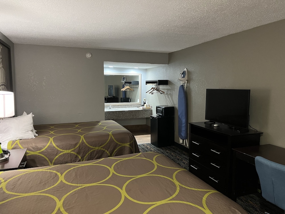 Super 8 by Wyndham Meridian - photo 22