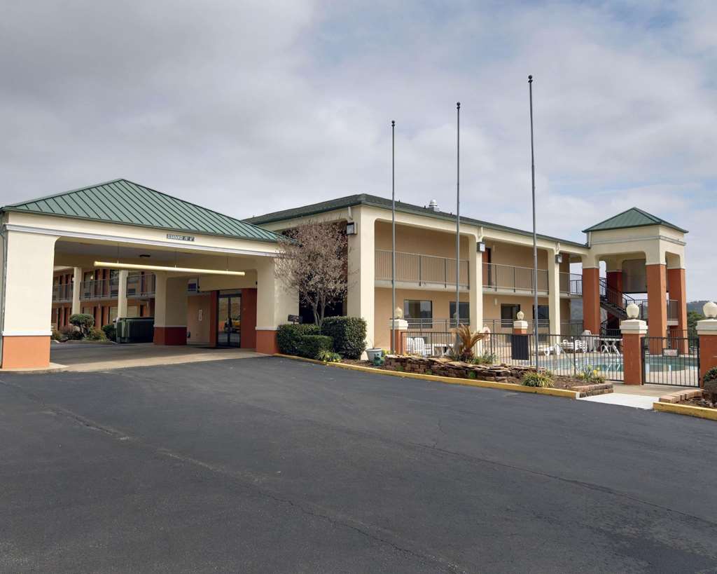 Quality Inn & Suites Clarksville in Clarksville, United States