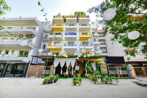 OYO Townhouse 101 Golf Course Road