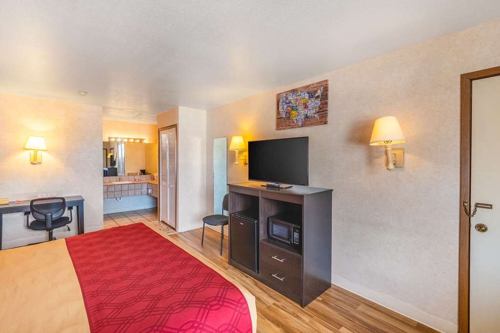 Econo Lodge Fredericksburg - photo 16