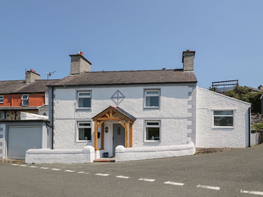 Royal Oak Cottage — 4-Star Luxury Hotel in Amlwch, United Kingdom