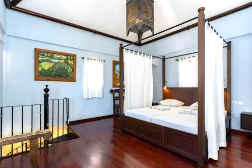 Castle Tower apartment PICASSO in rural holiday park — hotel in Tolox