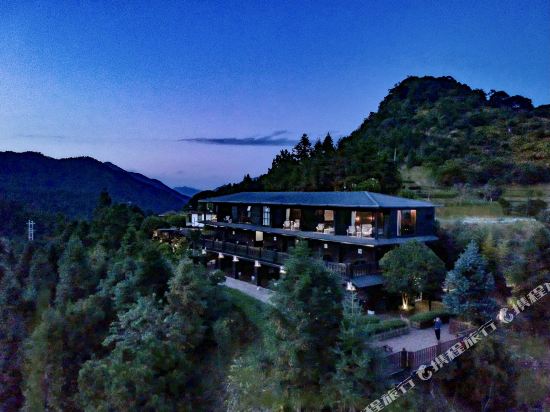 Yue Shan Tea Estate in Zhangping, People's Republic of China