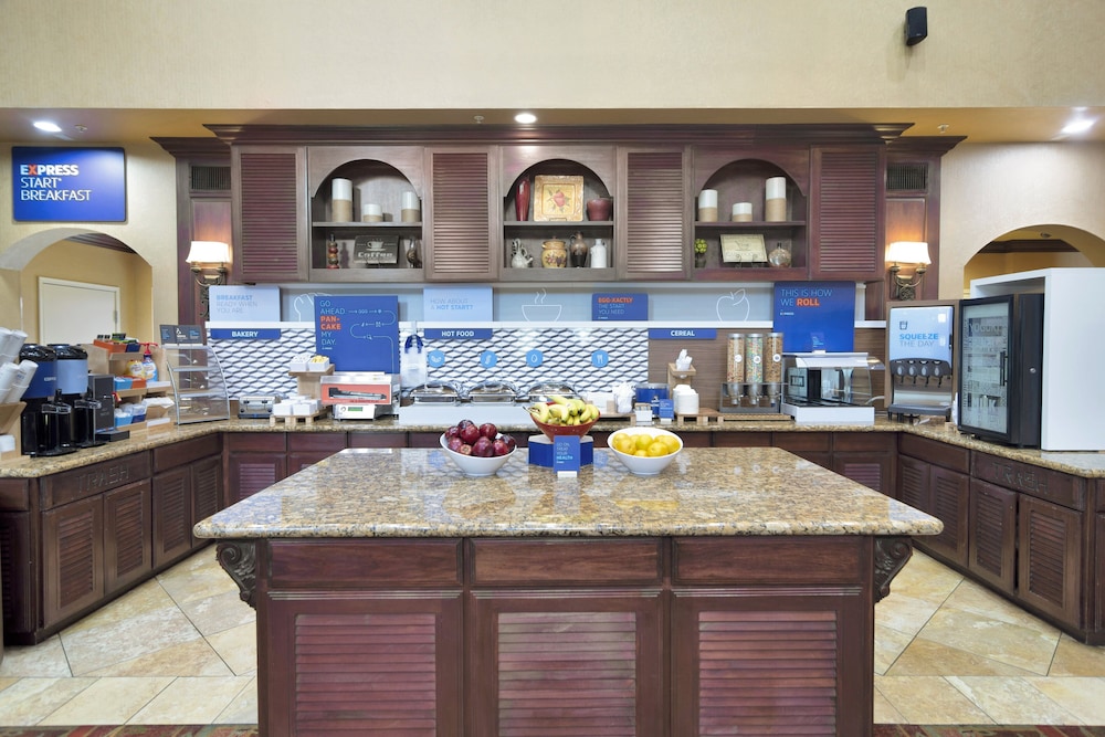 Holiday Inn Express Hotel & Suites DFW West Hurst by IHG - photo 34