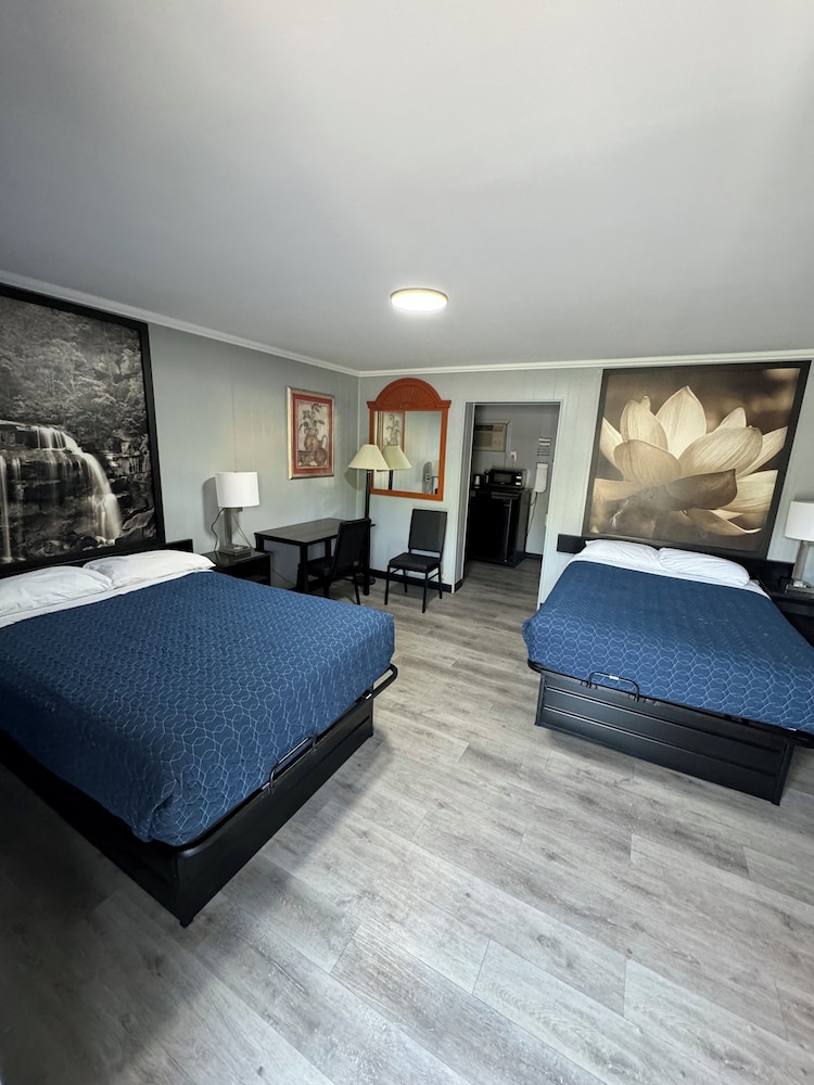 Acorn Motel - photo 11