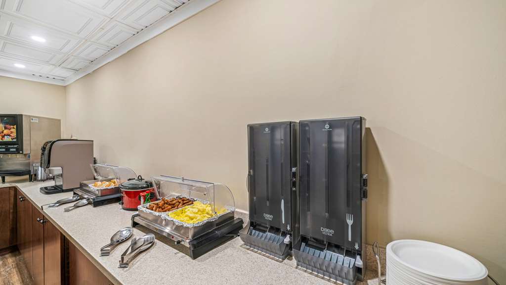 Clarion Hotel & Suites Fairbanks near Ft. Wainwright - photo 60