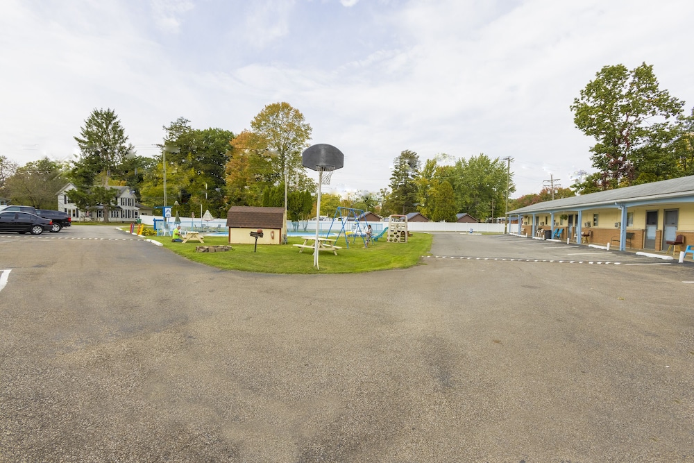 Parkside Motel by OYO Meadville Conneaut Lake - photo 59