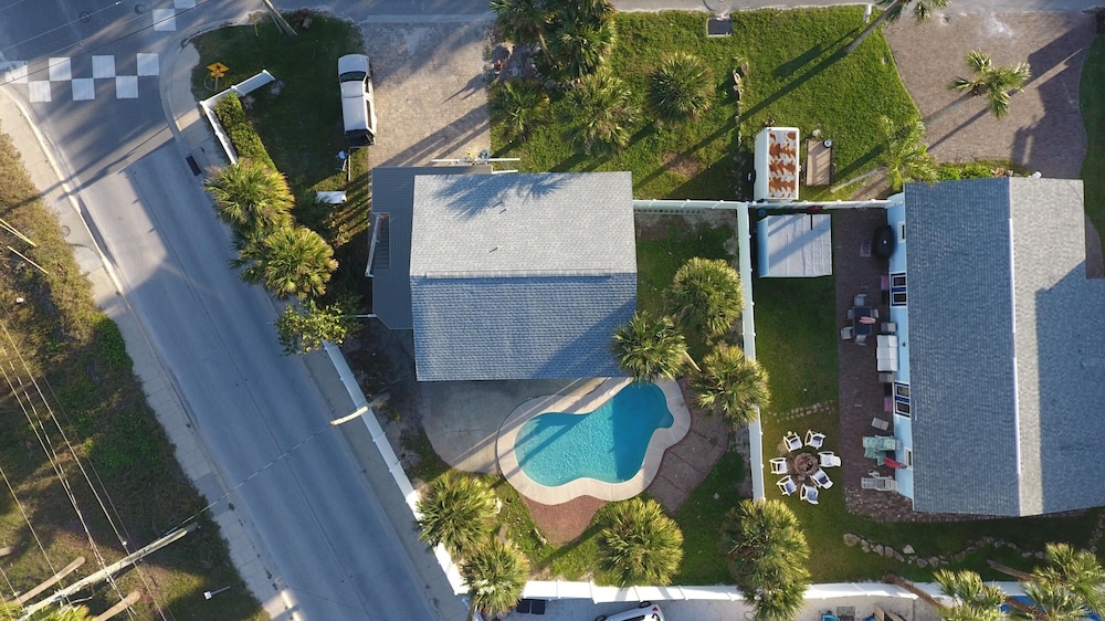 Bikini Bottom Duplex with Pool 2 Minutes from Beach Flagler Avenue - photo 15