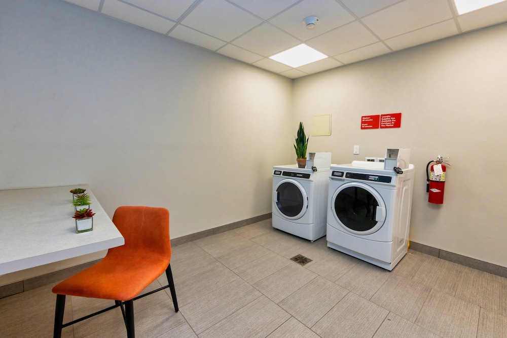 avid hotel Denver Airport Area by IHG - photo 18