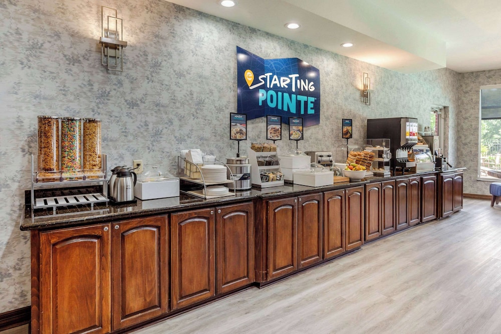 Clarion Pointe Sulphur Springs - photo 42
